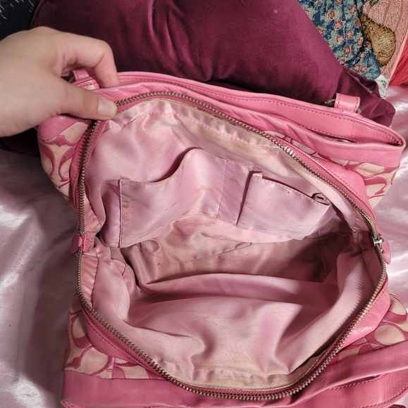 ****S O L D**** EXTREMELY RARE AND HTF COACH CRICKET Y2K 08' PINK SHOULDER BAG - Picture 8 of 12